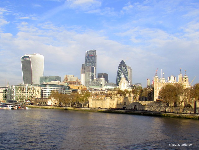 Cosa vedere a Londra in 5 giorni. Panorama del Tamigi e della City.