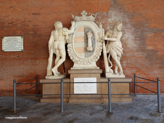 Guida turistica Cremona: Loggia dei Militi.
