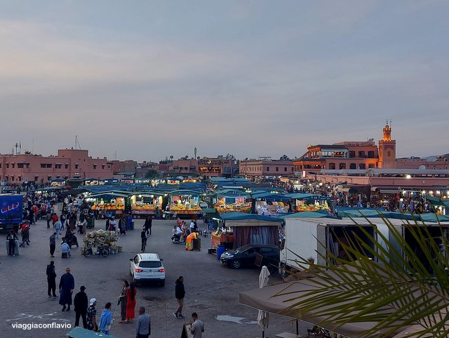 Cosa vedere a Marrakech in 3 giorni. Tramonto in Piazza Jemaa el-Fna.