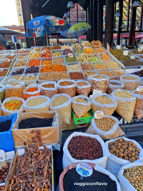 Cosa vedere a Tirana in 3 giorni. Mercato Pazari i Ri. Mercato Nuovo.