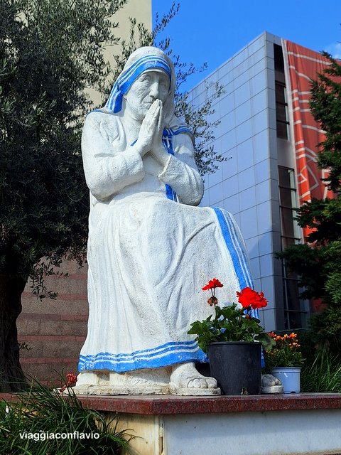 Cosa vedere a Tirana in 3 giorni. Cattedrale di San Paolo Apostolo.