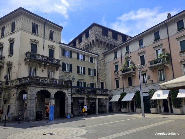 I luoghi dei Promessi Sposi: itinerario a Lecco sulle tracce di Renzo e Lucia. Torre Viscontea.